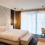 Old Continent Hotel Uzhhorod