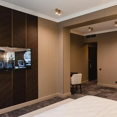 Old Continent Hotel Uzhhorod