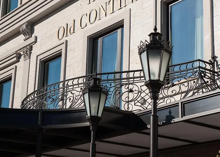 فندق Old Continent أوزهورود