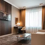 Old Continent Hotel Uzhhorod