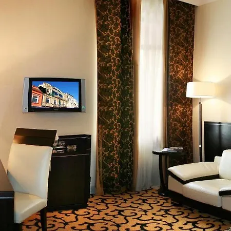 Old Continent Hotel